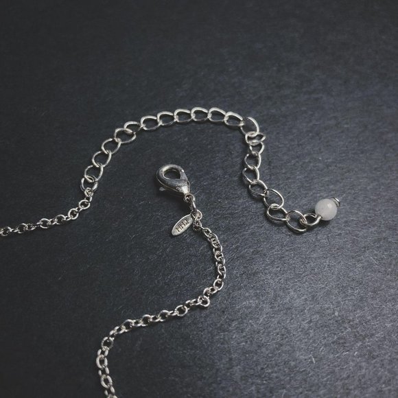 Avon Valentine's Cutout Heart Charm Chain Necklace - Picture 5 of 6